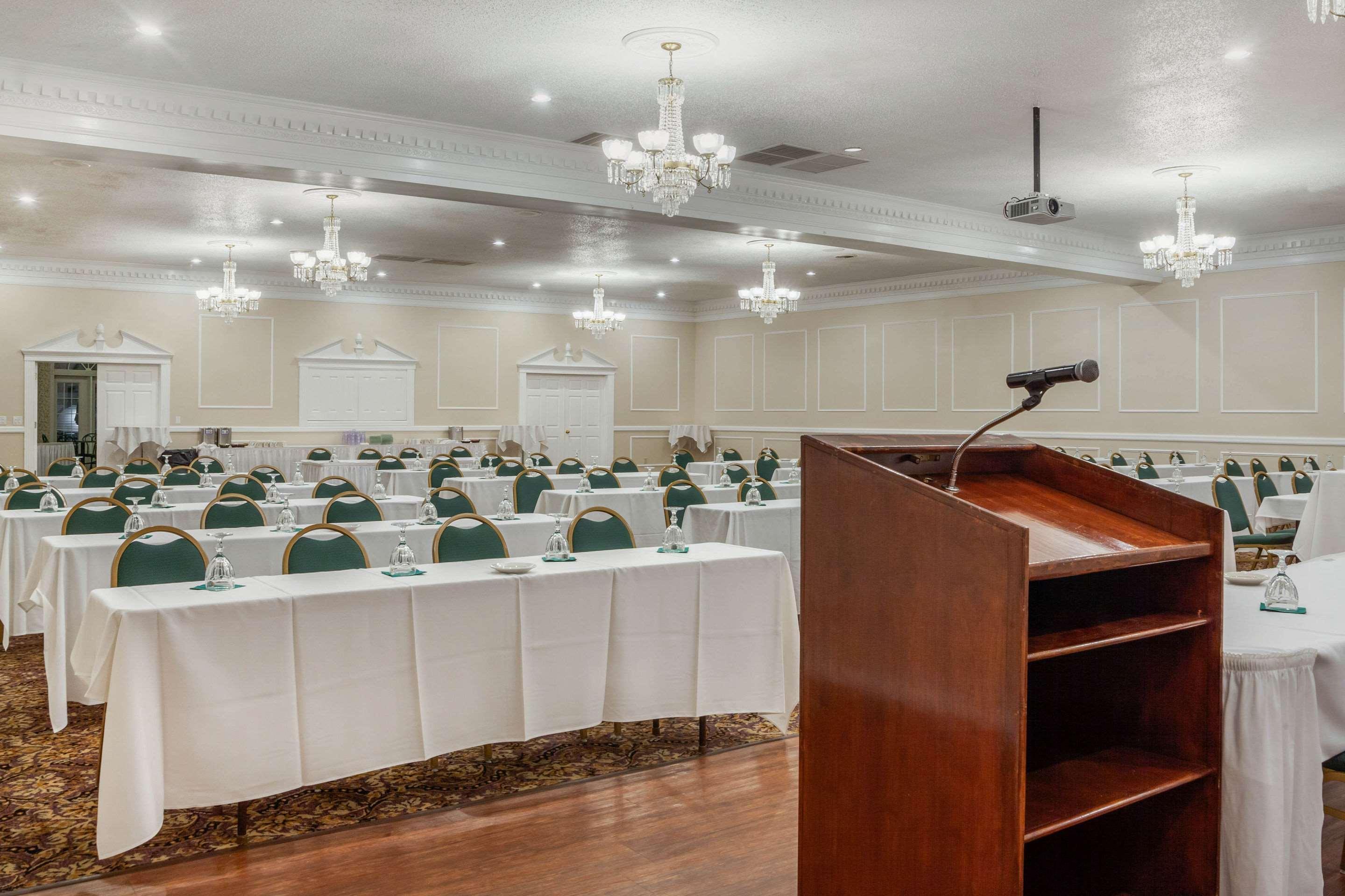 The Wisconsin Hotel & Conference Center Lake Delton Extérieur photo
